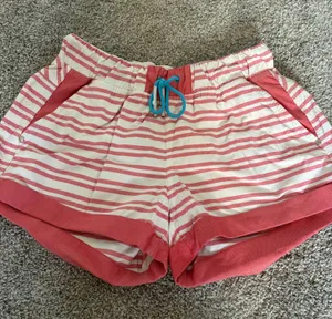 Lululemon Vintage Shorts Size 4  thumbnail 1