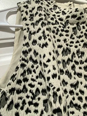 Loft Mock Neck Sleeveless Midi Snow Leopard/Cheetah Print Size 6 Dress thumbnail 4