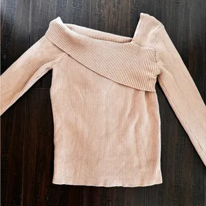 One-Shoulder Ribbed Asymmetrical Knit Top in Camel Brown Size S thumbnail 7