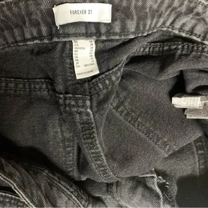 Forever 21 Cargo Denim Jeans Relaxed Straight Leg faded black women’s size 28 thumbnail 3