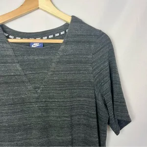 Nike Sportswear Advance 15 Gray Short‎ Sleeve Athletic Top M thumbnail 4
