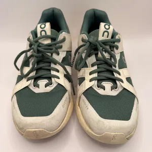 On Running The‎ Roger Pro Oyster Tennis Shoes Forest Green White Womens Size 9 thumbnail 3
