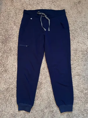 FIGS ‼️ Zamora Jogger Scrub Pants‼️ thumbnail 4