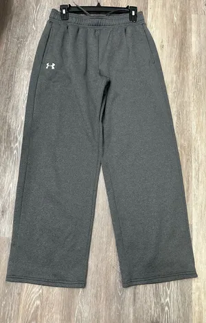 Under Armour sweats are a size Small Petite. thumbnail 5