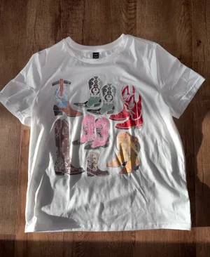 SHEIN T-Shirt thumbnail 1