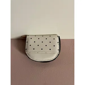 Disney Minnie Mouse M Coin Pouch Wallet NWOT thumbnail 2