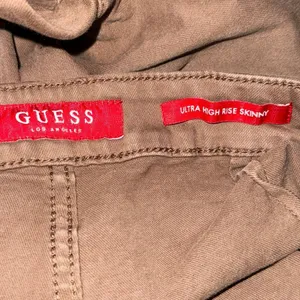 GUESS Ultra High Rise Cropped Skinny Pants Women’s Size 27 Taupe Brown Stretch thumbnail 5