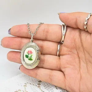 Vintage Rose Oval Locket Necklace Silver thumbnail 4