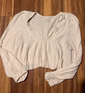 Urban Outfitters Top thumbnail 1