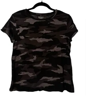Athleta Daily Camo‎ Crew Neck Short Sleeve Tee Shirt Size Medium thumbnail 1