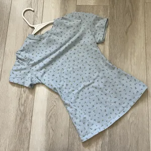 Skims Floral Tshirt cotton fitted short sleeve womens Blue (xsmall) casual basic thumbnail 1