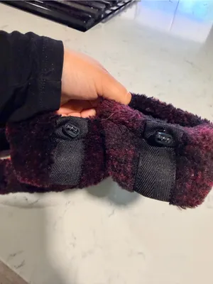 SKIMS Burgundy and Black Plaid Plush Slip-On Slippers thumbnail 7