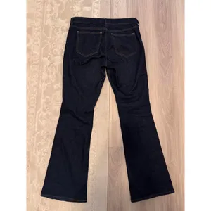 Abercrombie Mid Rise Bootcut Jean Size 31L thumbnail 4