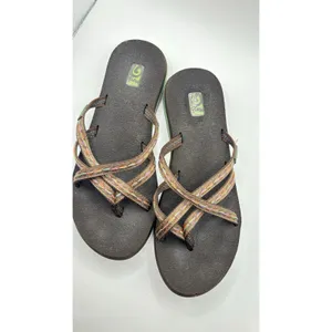 Teva Olowahu Comfortable stretchy strappy rainbow sandals flip flops sz 10 thumbnail 3