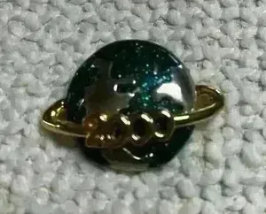Vintage‎ 2000 Earth brooch Gold thumbnail 1