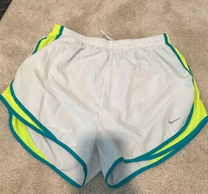 Nike drifit shorts thumbnail 1