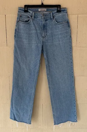 Abercrombie & Fitch - The Baggy Low Rise Jean thumbnail 1