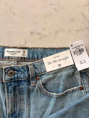 Abercrombie Jeans Mid-Rise Straight 90s short 28 thumbnail 6