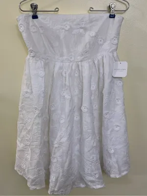 NEW Altar’d State White Strapless Embroidered Floral Mini Dress Size Medium NWT thumbnail 3