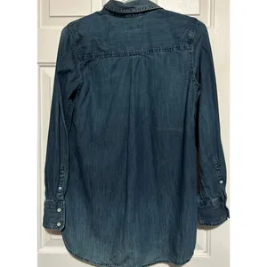 Merona Women's‎ Blue Jean Quarter Button Pullover Hi-Lo Long Sleeve Shirt Size S thumbnail 2