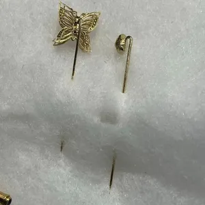 Lot of 2 lapel hat pins. Vintage 80’s thumbnail 3