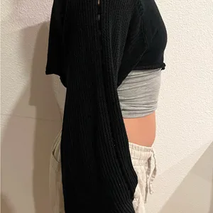 Source Unknown Long sleeve black crop top thumbnail 3