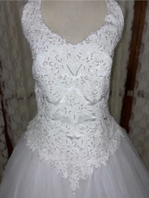 Beautiful Vintage Y2K David’s Bridal Halter Tulle Wedding Gown thumbnail 2