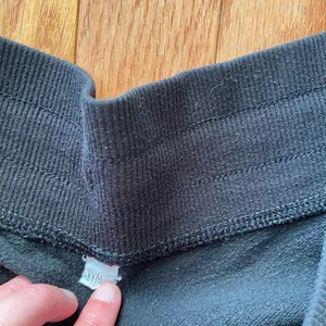 black drawstring joggers Size M thumbnail 4