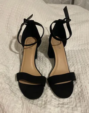 black heels thumbnail 2