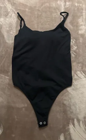 Anwnd Bodysuit Women’s Size M/L Classic Black Scoop Neck Bodysuit -Slim Fit thumbnail 1