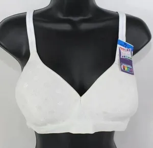 ladies NWT HANES Bra thumbnail 1