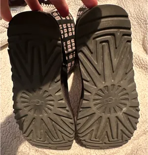 UGG Classic Short Boot thumbnail 4