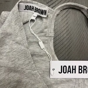 Joah Brown NEW! Ribbed Pearl Grey Keyhole Cropped Tank! thumbnail 3