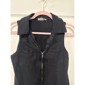 Day+Moon Black Denim Zip Front Sleeveless Dress, M thumbnail 2
