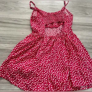 Hollister Floral Print Romper Smocked Open Back With Pockets size small thumbnail 4