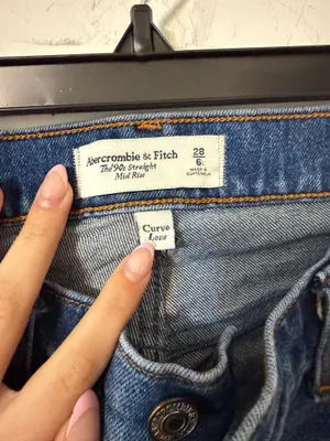 Abercrombie 90s Straight Mid-Rise Curve Love thumbnail 2