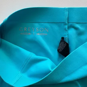 Greyson Women's Turquoise Blue Athletic Biker Shorts With Pockets‎ - Size Small thumbnail 3