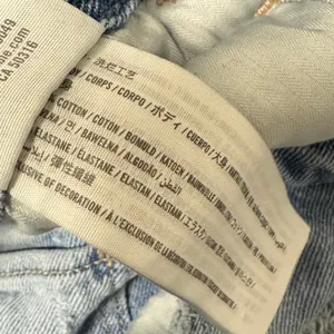 Hollister Ultra High-Rise Mom Jeans Light‎ Wash Distressed Blue Denim W31 L27 thumbnail 7
