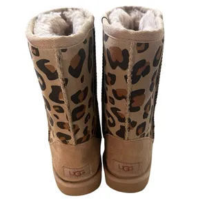 NWOB UGG Classic Short II Sheepskin Boot Leopard Print thumbnail 3