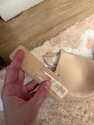 SKIMS Fits Everybody T-Shirt Bra thumbnail 4
