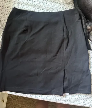 Black mini skirt with slit Size M thumbnail 1