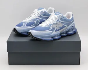 Women's size 8/Men's size 6.5 (UK 6) New Balance Abzorb 2000 Baby Blue thumbnail 1