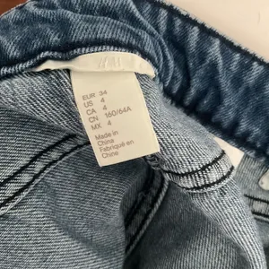 H&M Women Denim Mini Skirt Button Front Medium Wash Blue Size 4 thumbnail 5