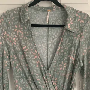 Free People Shayla Floral‎ Long Sleeve Wrap Midi Dress Size S - Mint Combo - NWT thumbnail 7