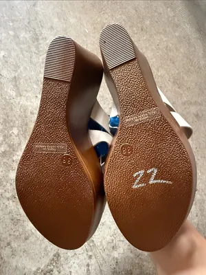 Italian Shoemakers Cream Slide Sandals with Gold Hardware thumbnail 2