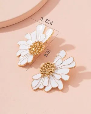 Boutique Gold Flower Stud Earnings White thumbnail 3