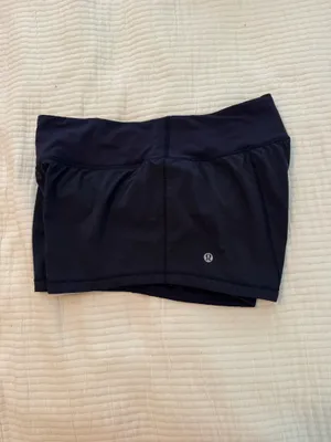 Lululemon Final Lap Shorts 2.5" thumbnail 3