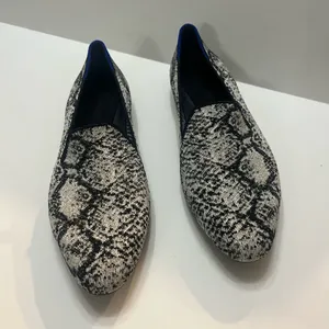 Rothy’s Python Snake Print Almond Toe Black Gray White Pattern Loafer Flats 10.5 thumbnail 3
