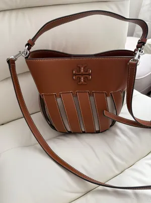 Tory Burch Small McGraw Die cut Bucket bag thumbnail 1