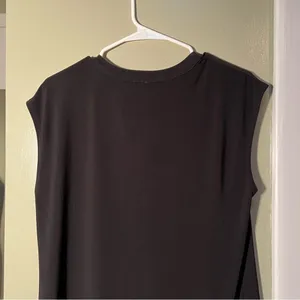 Anne Klein Women's‎ Size Medium Popover Blouse Black Cap Sleeve 2 Button Stretch thumbnail 8